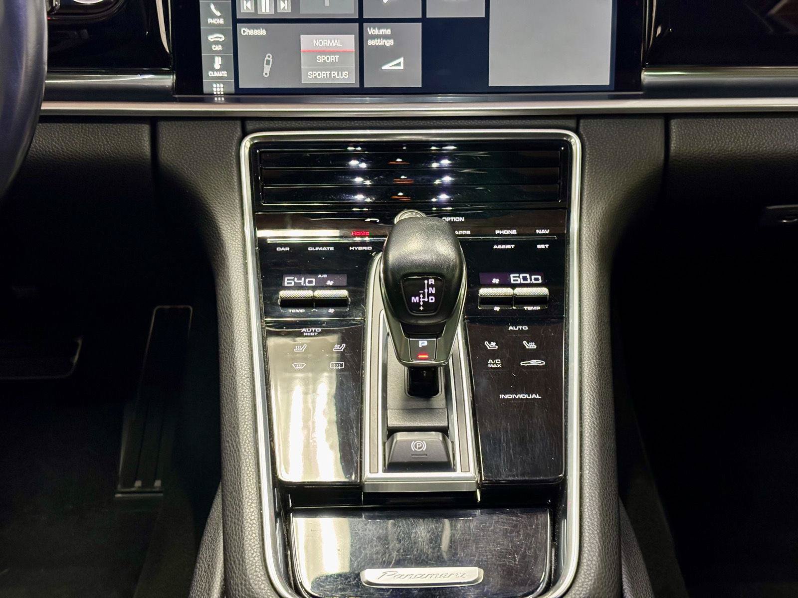 Used 2018 Porsche Panamera 4 AWD/4WD image 30