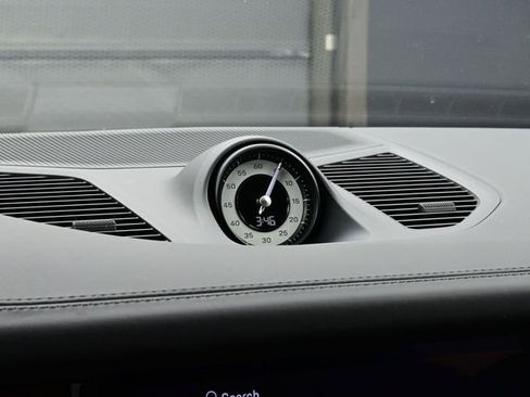 Certified 2025 Porsche Cayenne Turbo image 12