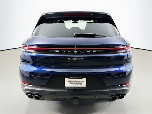 Used 2024 Porsche Cayenne image 10