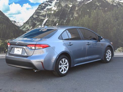 Certified 2025 Toyota Corolla LE image 3