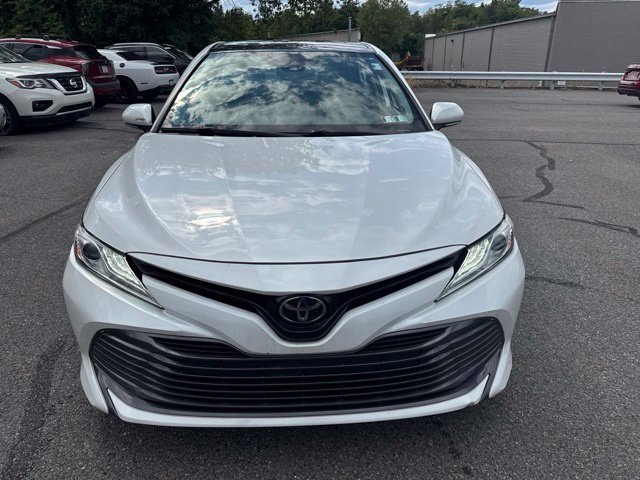 Used 2019 Toyota Camry XLE w/ Navigation Package FWD image 2
