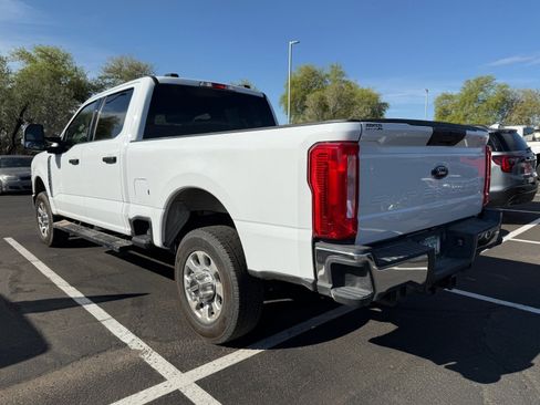 Used 2024 Ford F350 XLT image 4