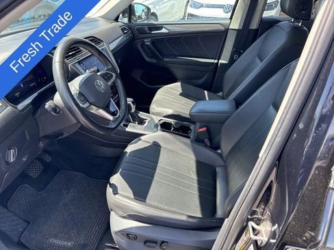 Used 2022 Volkswagen Tiguan SE w/ Panoramic Sunroof Package FWD image 7