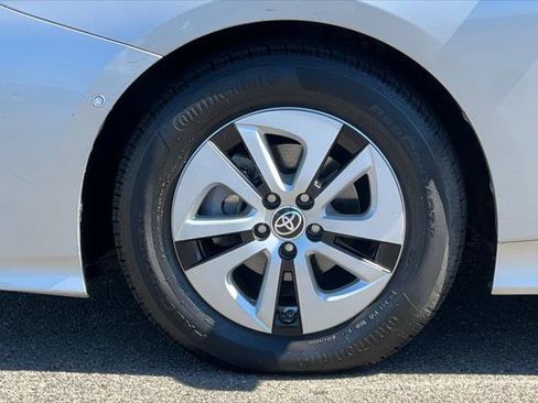 Certified 2017 Toyota Prius Two w/ Prius Two Safety Plus Package FWD image 30