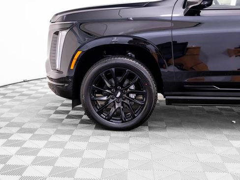 New 2026 Cadillac Escalade ESV Sport w/ LPO, ONYX Package AWD/4WD image 37