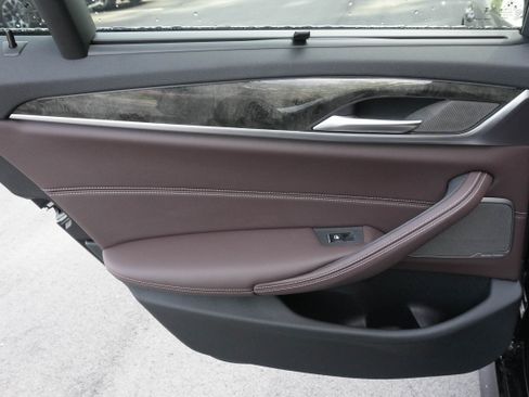 Used 2023 BMW 540i w/ Executive Package RWD image 28
