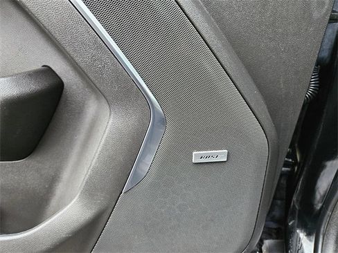 Used 2023 GMC Yukon SLT w/ SLT Premium Package image 19