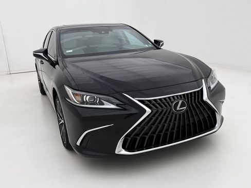 Certified 2023 Lexus ES 300h w/ Premium Package image 7