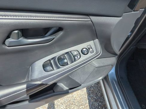 Used 2024 Nissan Sentra S FWD image 18