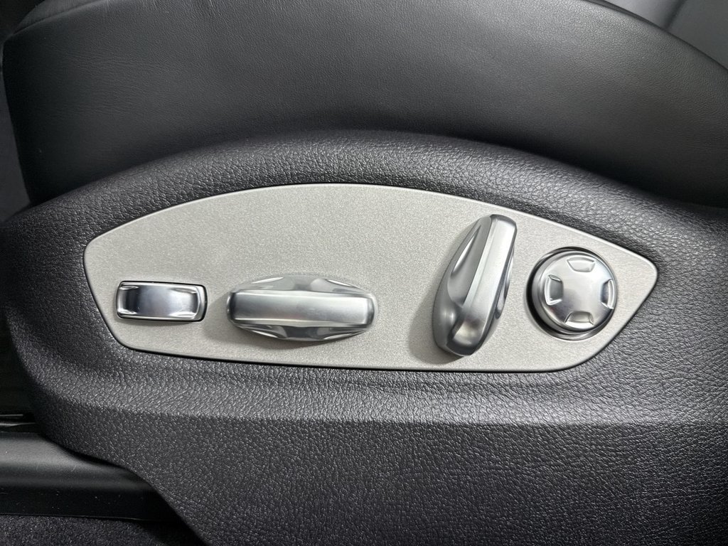 Used 2026 Porsche Macan S AWD/4WD image 40