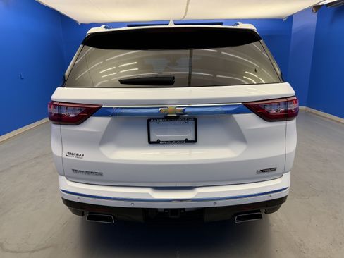 Used 2018 Chevrolet Traverse Premier w/ Driver Confidence II Package FWD image 6