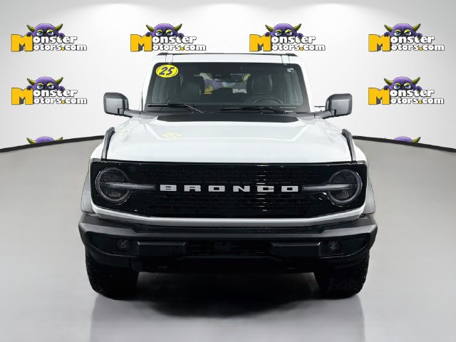 Used 2025 Ford Bronco Outer Banks w/ Black Appearance Package AWD/4WD image 2