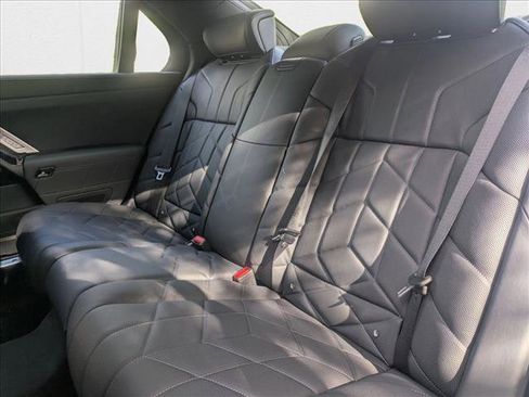 New 2026 BMW i7 M70 w/ Executive Package image 17