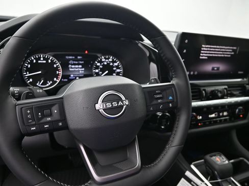Certified 2026 Nissan Pathfinder SV w/ SV Premium Package FWD image 23