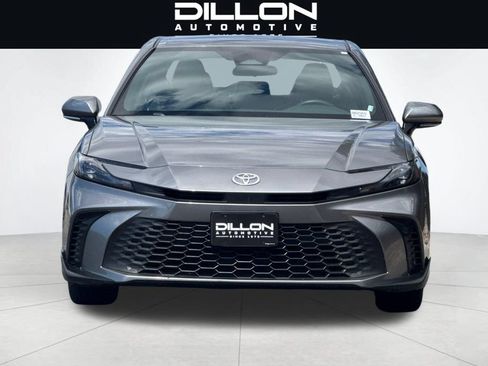 Used 2025 Toyota Camry SE FWD image 9