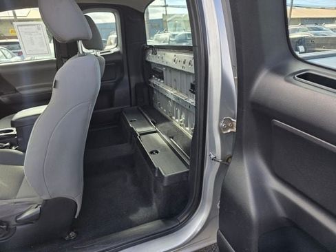 Used 2017 Toyota Tacoma SR RWD image 10
