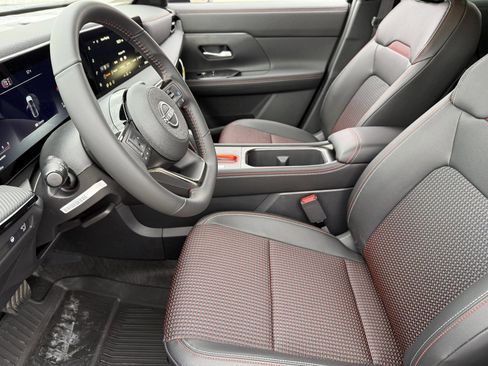 New 2026 Nissan Kicks SR w/ Cold Weather Package image 20