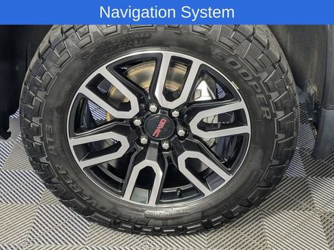 Used 2023 GMC Sierra 1500 AT4 w/ AT4 Premium Package AWD/4WD image 9