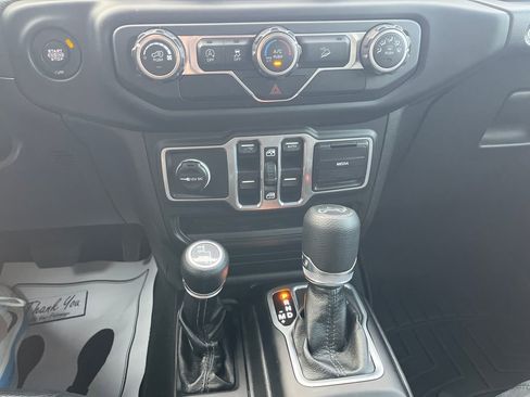 Used 2018 Jeep Wrangler Unlimited Sport S image 19