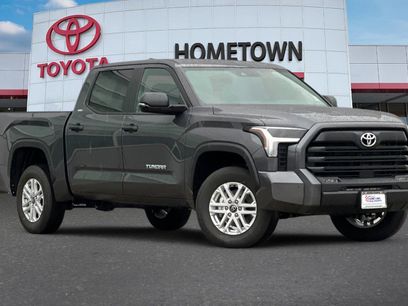 New 2026 Toyota Tundra SR5 w/ SR5 Convenience Package