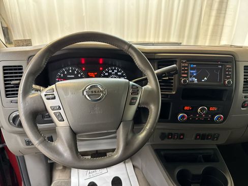 Used 2017 Nissan NV 3500 SL image 3