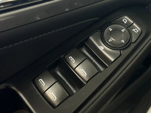 Used 2022 Chevrolet Traverse LT image 14