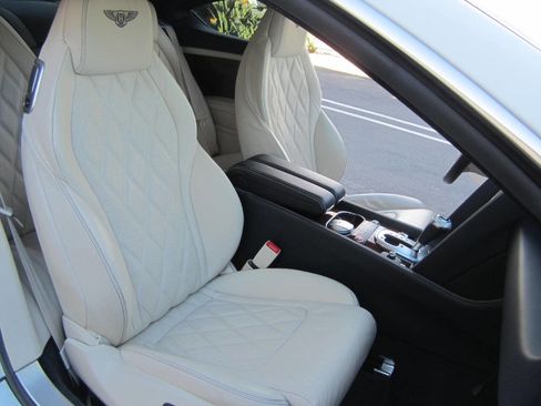 Used 2015 Bentley Continental GT image 20