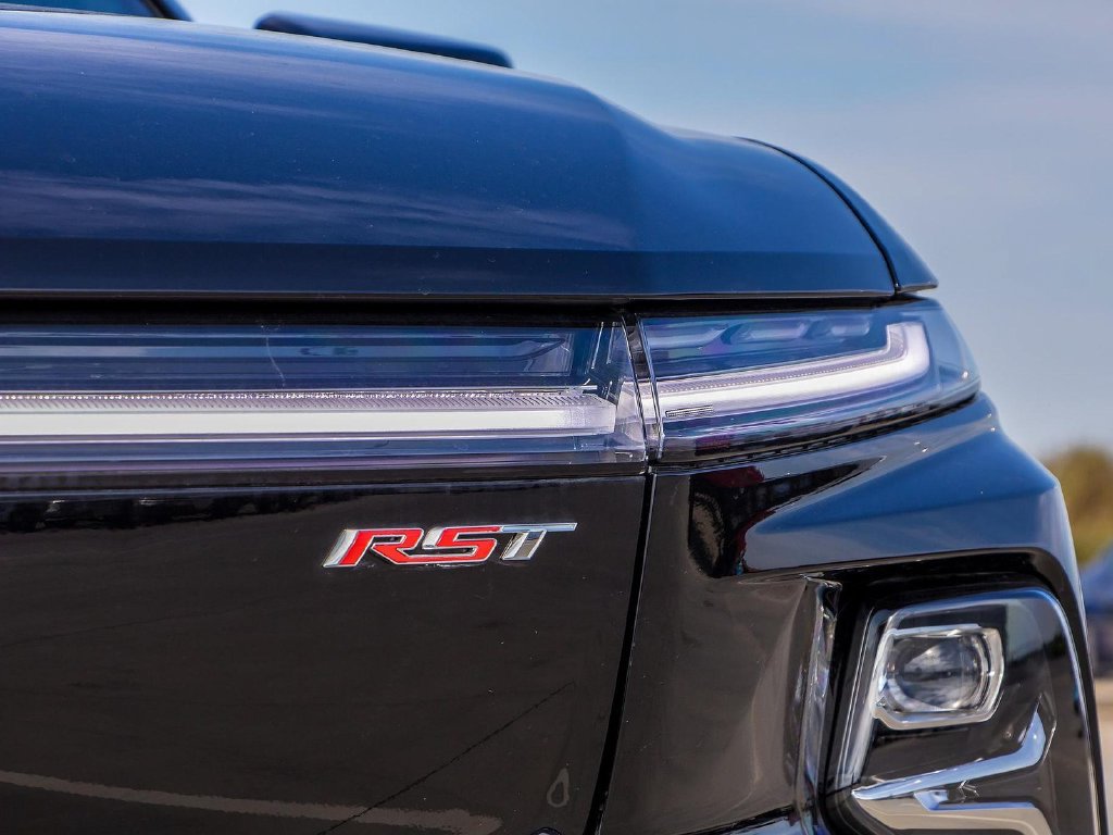 Used 2024 Chevrolet Silverado EV RST AWD/4WD image 4