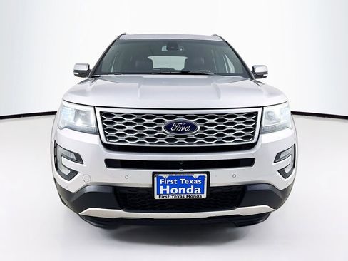 Used 2016 Ford Explorer Platinum AWD/4WD image 2
