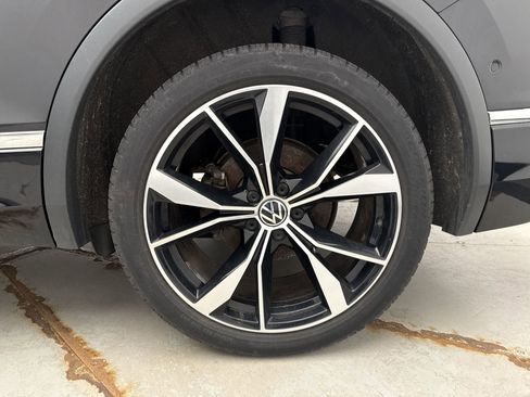 Used 2023 Volkswagen Tiguan SEL R-Line AWD/4WD image 13
