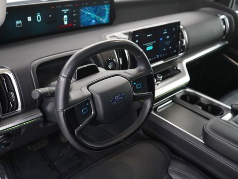 Used 2025 Ford Expedition Max Platinum AWD/4WD image 25