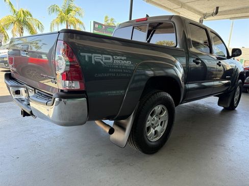 Used 2014 Toyota Tacoma PreRunner w/ TRD Off-Road Package RWD image 9