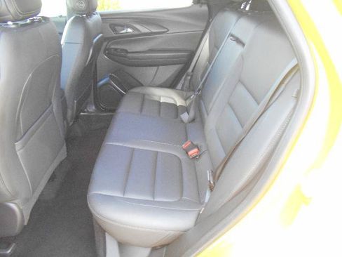 Used 2023 Chevrolet TrailBlazer ACTIV w/ Sun and Liftgate Package FWD image 9