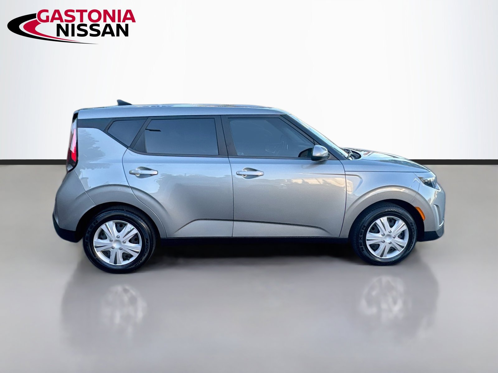 Used 2023 Kia Soul LX FWD image 10