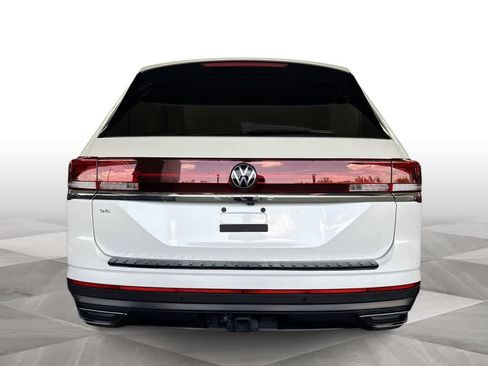 Used 2026 Volkswagen Atlas SE FWD image 7