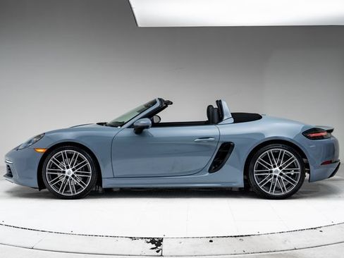 Certified 2024 Porsche 718 Boxster RWD image 2