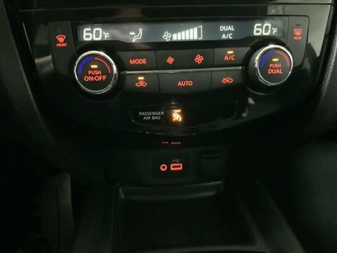 Used 2018 Nissan Rogue SV w/ Premium Package AWD/4WD image 35