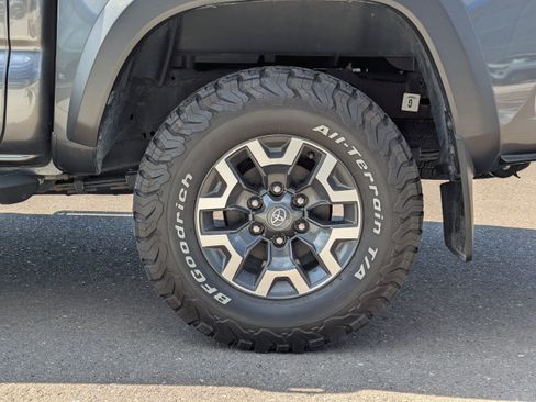 Used 2021 Toyota Tacoma TRD Off-Road AWD/4WD image 49