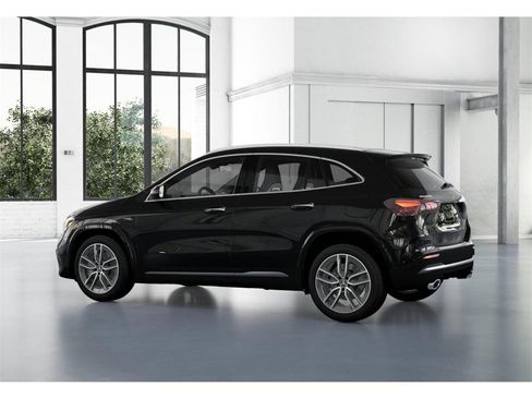 Certified 2025 Mercedes-Benz GLA 35 AMG 4MATIC image 31