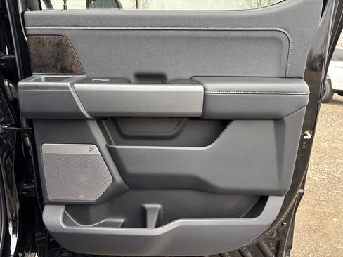 New 2025 Ford F250 Lariat w/ Black Appearance Package image 14
