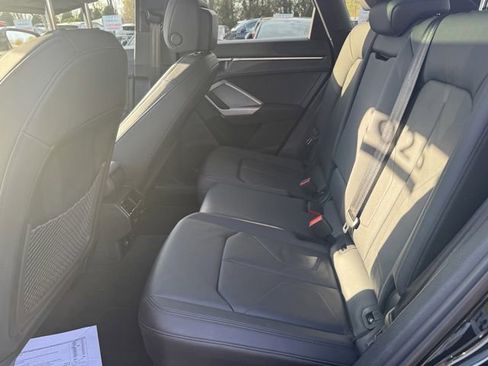 Used 2025 Audi Q3 2.0T Premium image 34