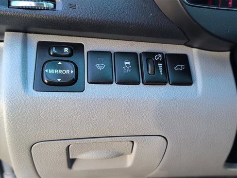 Used 2013 Toyota Highlander Limited image 24