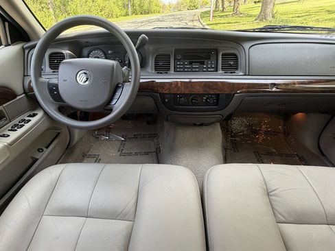 Used 2006 Mercury Grand Marquis GS RWD image 16