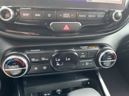 Used 2023 Kia Soul S FWD image 19