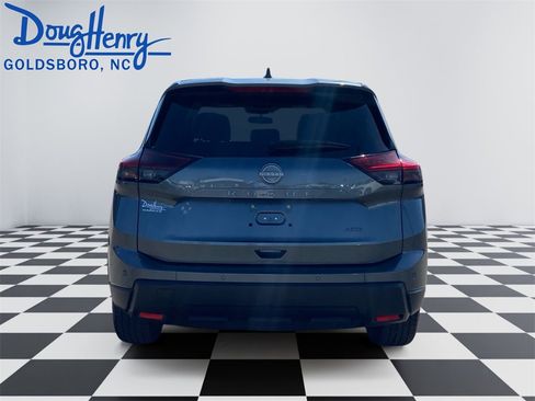 Used 2024 Nissan Rogue S image 4