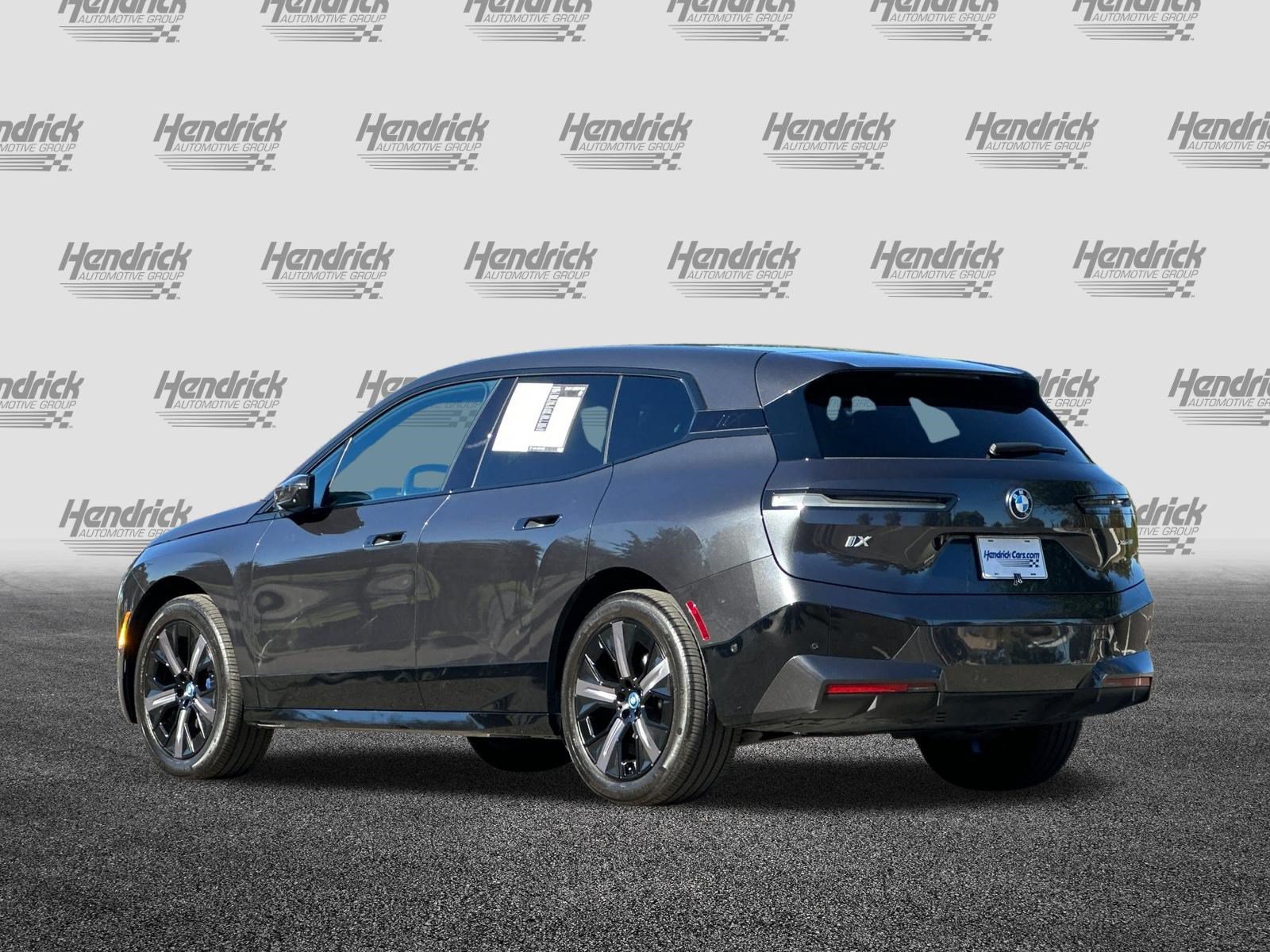 Used 2024 BMW iX xDrive50 w/ Sport Package AWD/4WD image 7