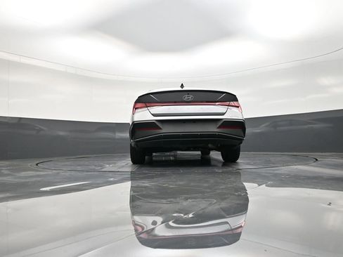 Used 2025 Hyundai Elantra Sport image 24