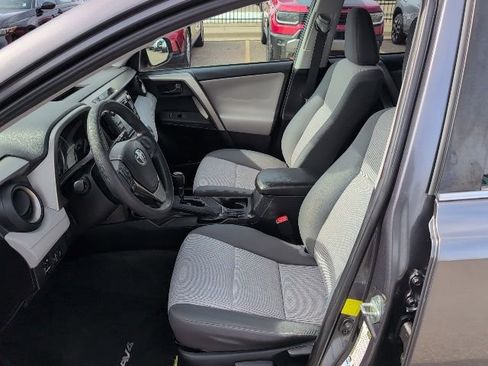 Used 2014 Toyota RAV4 LE image 11