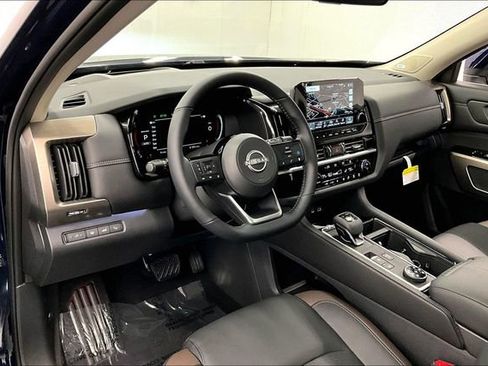 New 2025 Nissan Pathfinder Platinum w/ Lighting Package (N93) image 7