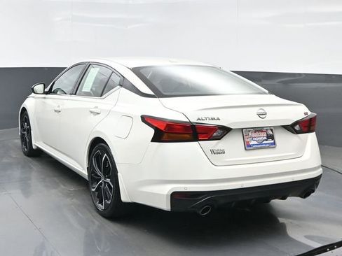 Used 2025 Nissan Altima 2.5 SR w/ SR Premium Package FWD image 4